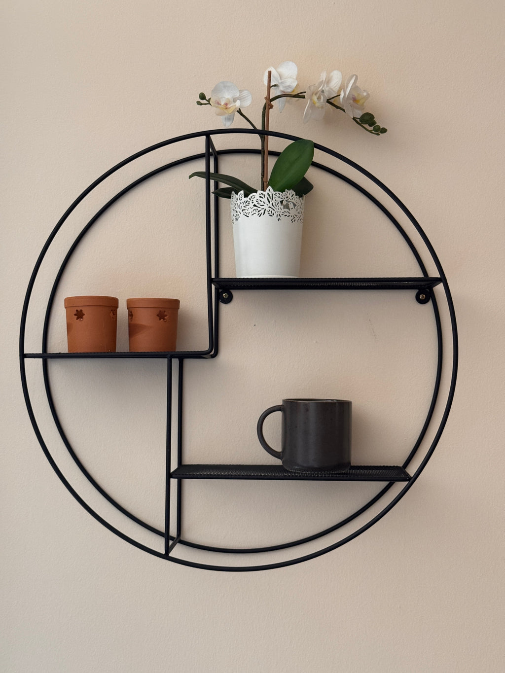Estante de Pared Redondo – Metal Negro | Diseño Moderno & Atemporal