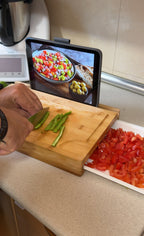 Tabla de Corte de Bambú con Bandeja Extraíble y Soporte para Tablet | Cocina Inteligente y Natural