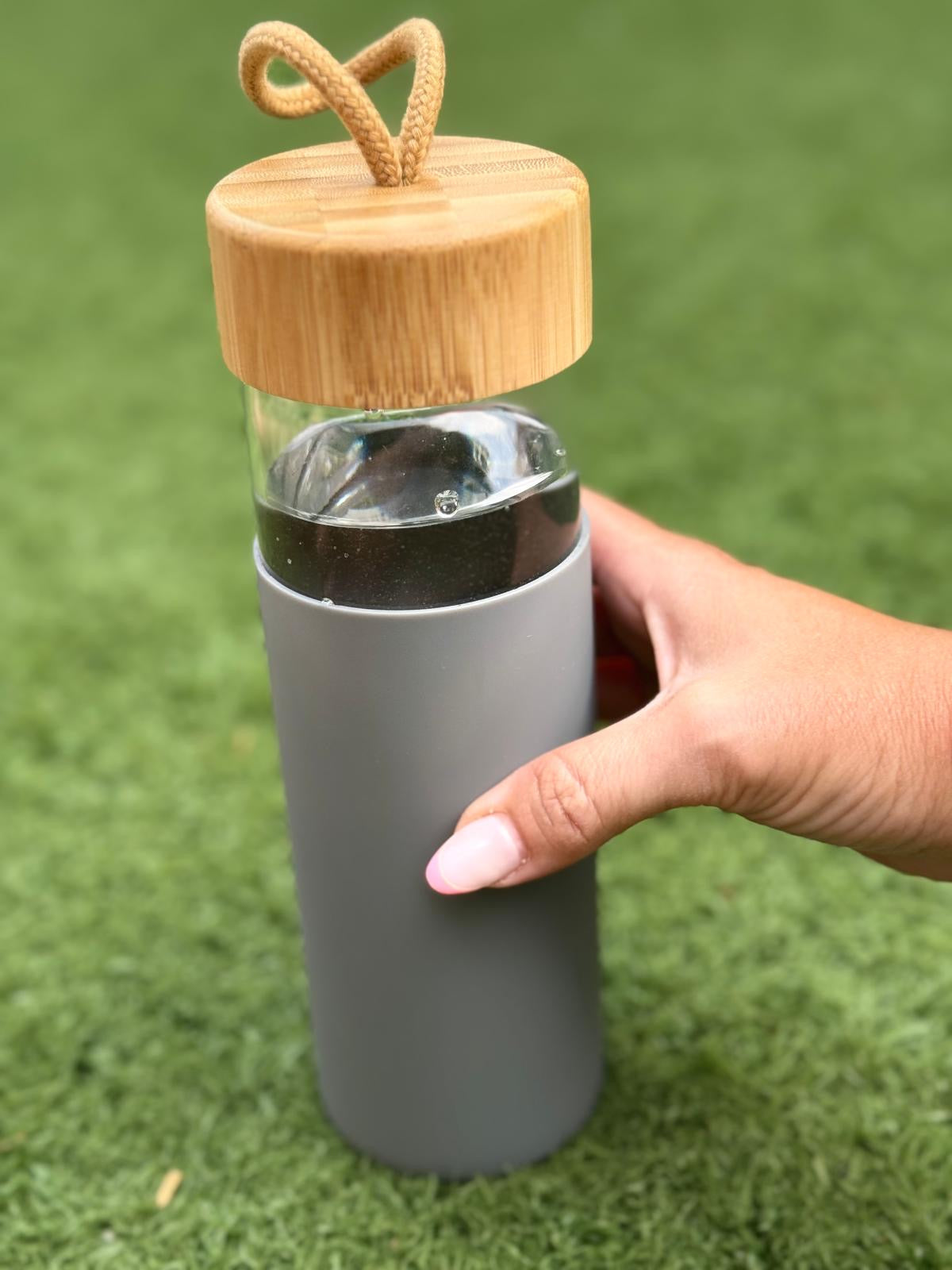 Botella de Vidrio 500 ml con Tapa de Bambú | Estilo y Eco-friendly