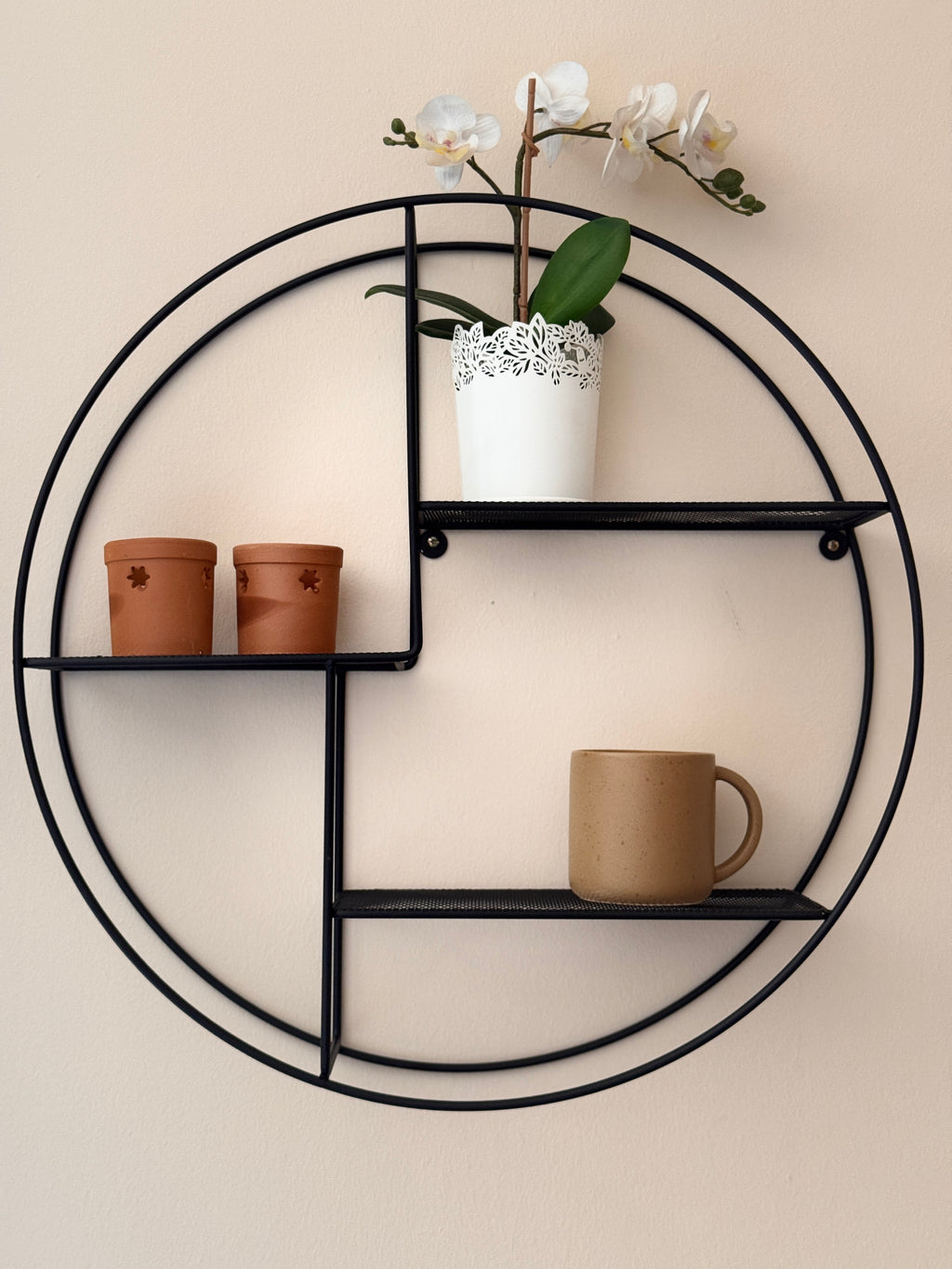 Estante de Pared Redondo – Metal Negro | Diseño Moderno & Atemporal