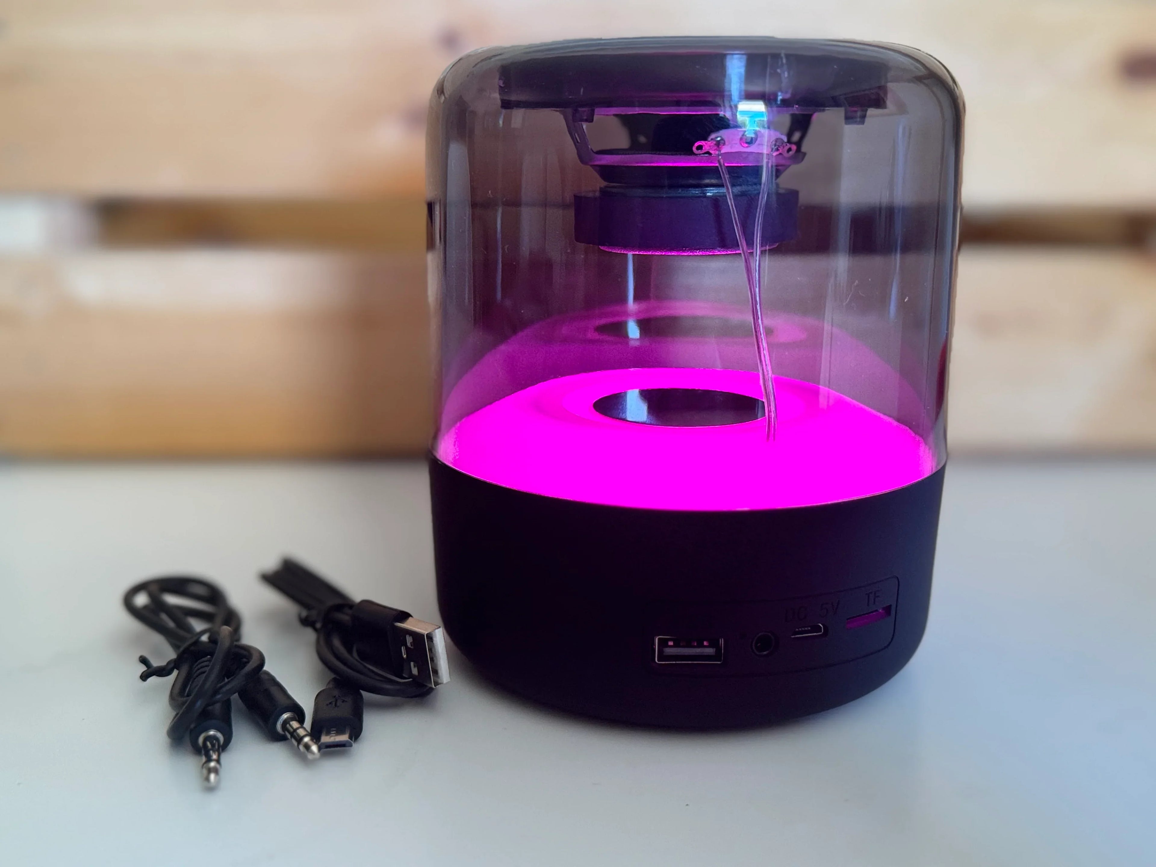 Altavoz Bluetooth con luces LED - Style Home Shop